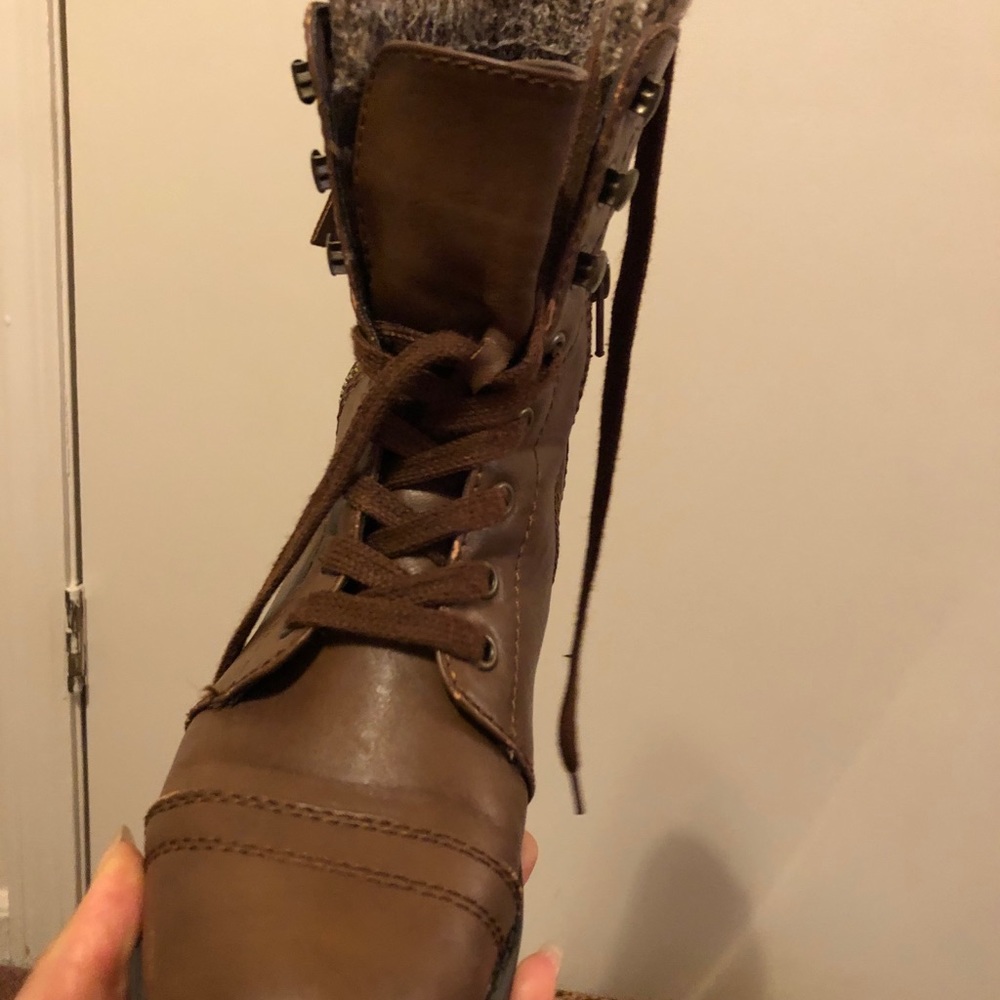 Boots - Picture 4 of 8